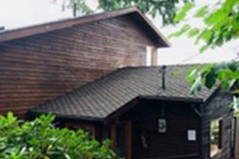 Burien composition roof shingles installed by experts in WA near 98062